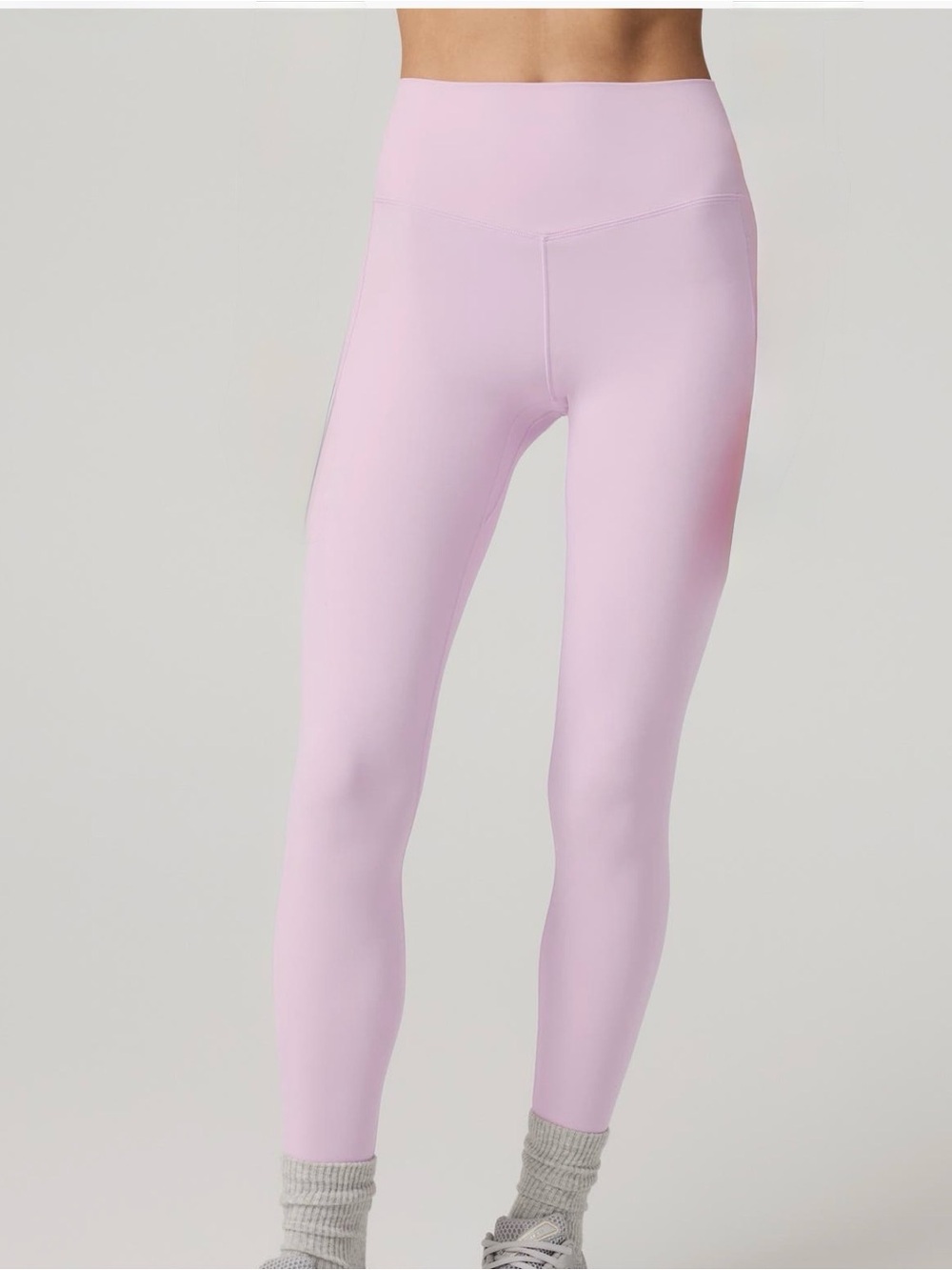 Vuori AlI The Form Pocket Leggings in Orchid Wisper